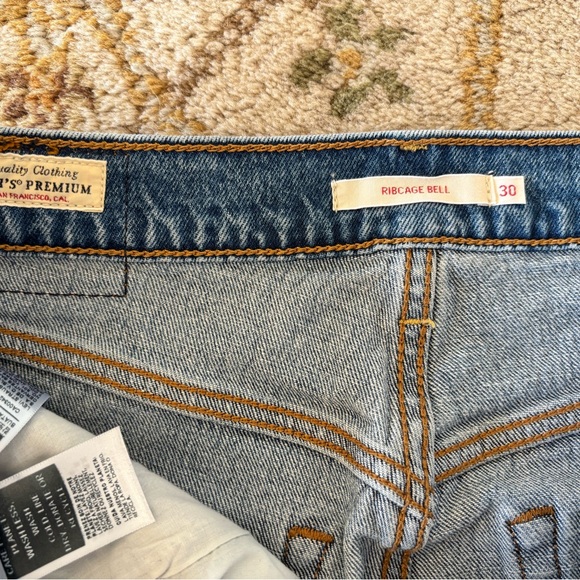 Levi’s Ribcage Bell - Picture 3 of 3